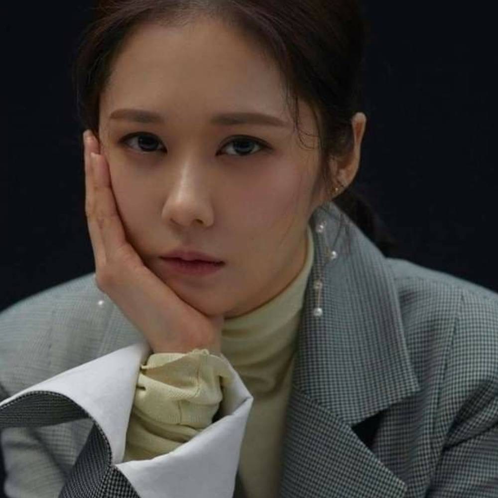 Recent activity shot of Jang Nara