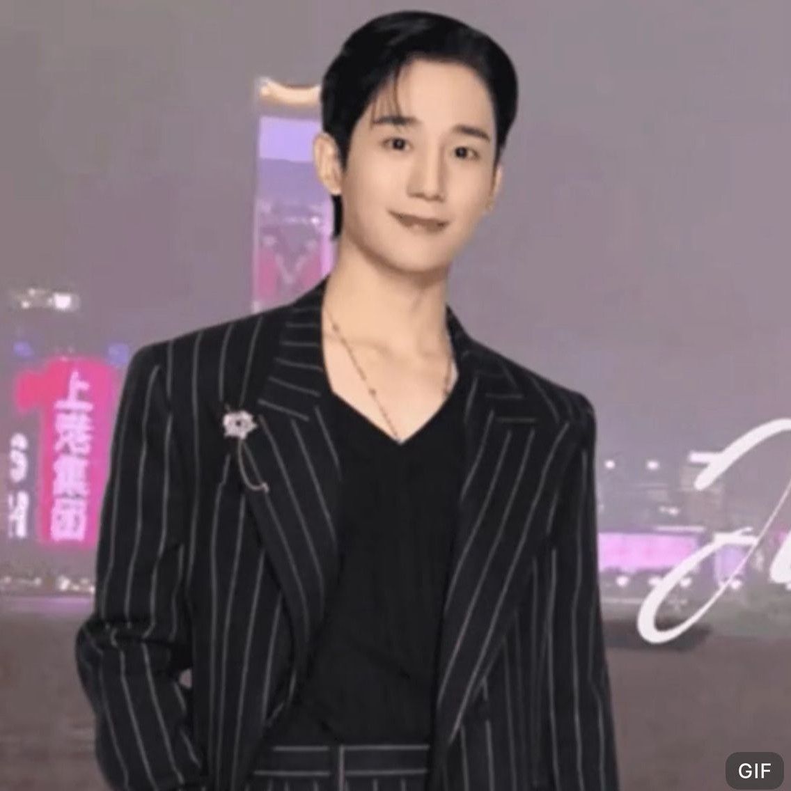 粉丝拍下的丁海寅瞬间