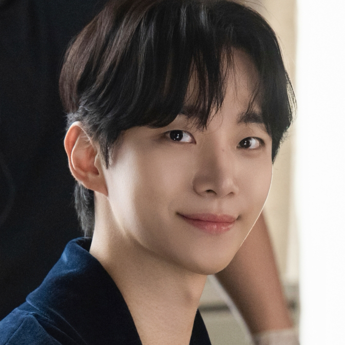 Recent activity shot of Lee Junho