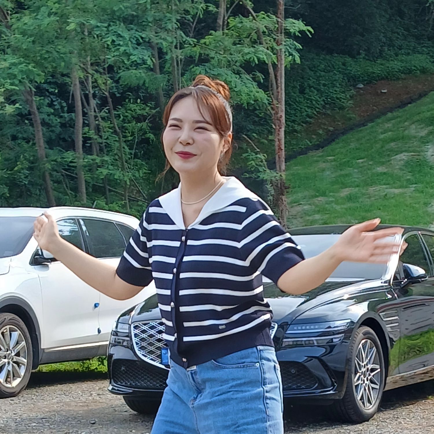 Behind-the-scenes cut of Miss Kim