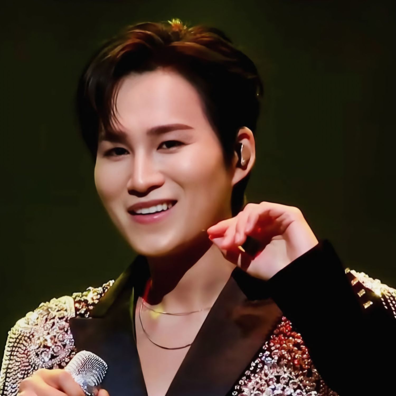 金熙栽的最新照片