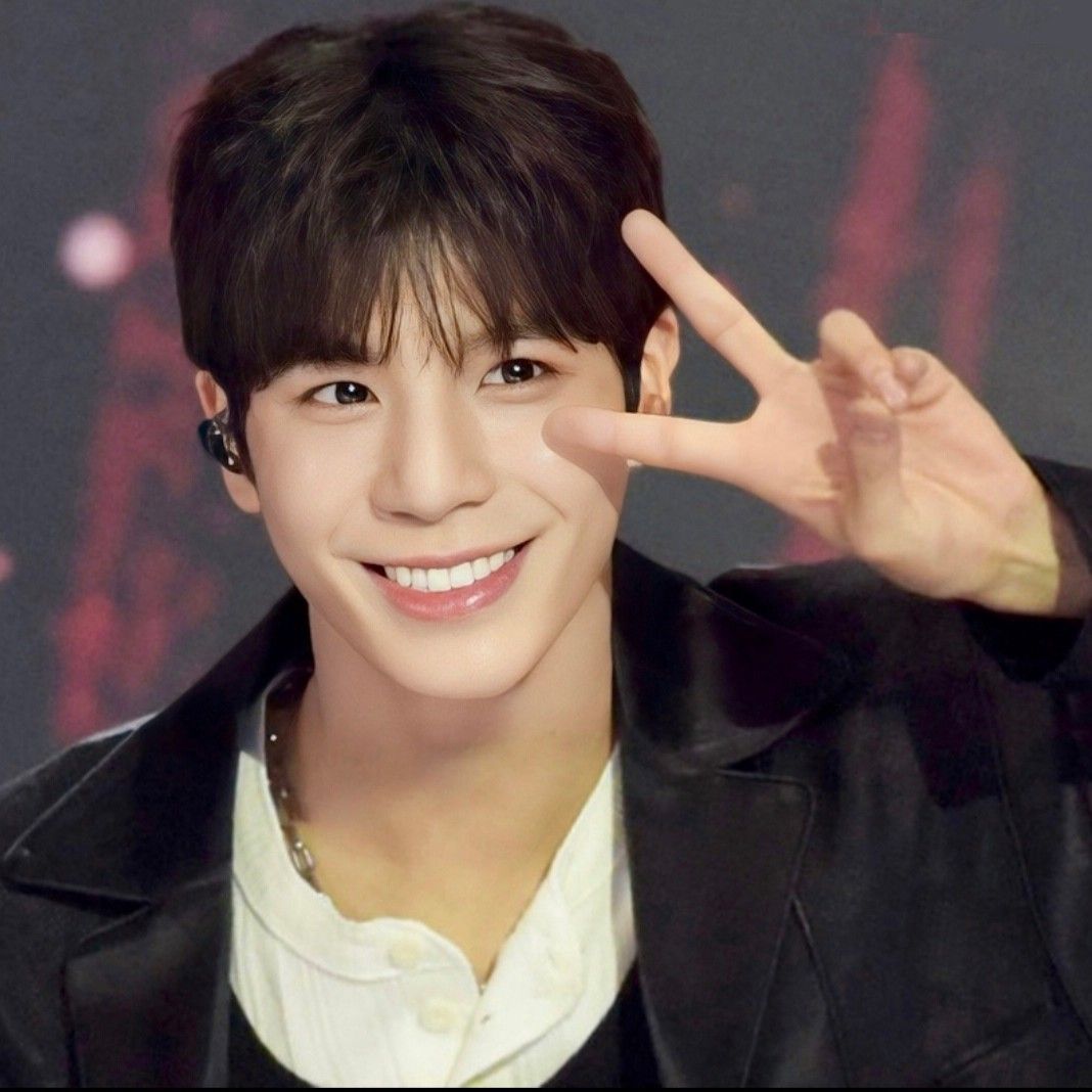 Recent activity shot of Jeong Dongwon