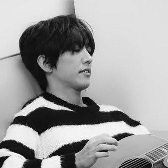 A moment captured by a fan of Lee Seungyoon