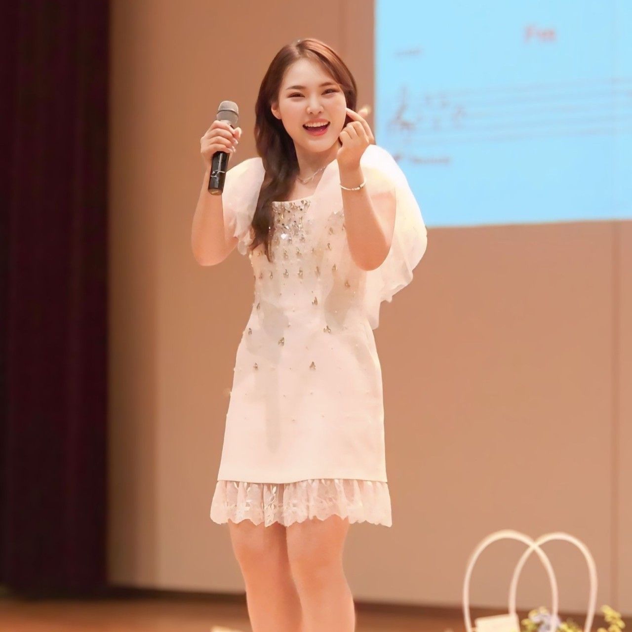 A moment captured by a fan of Miss Kim