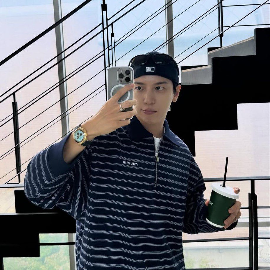 Behind-the-scenes cut of Jung Yonghwa