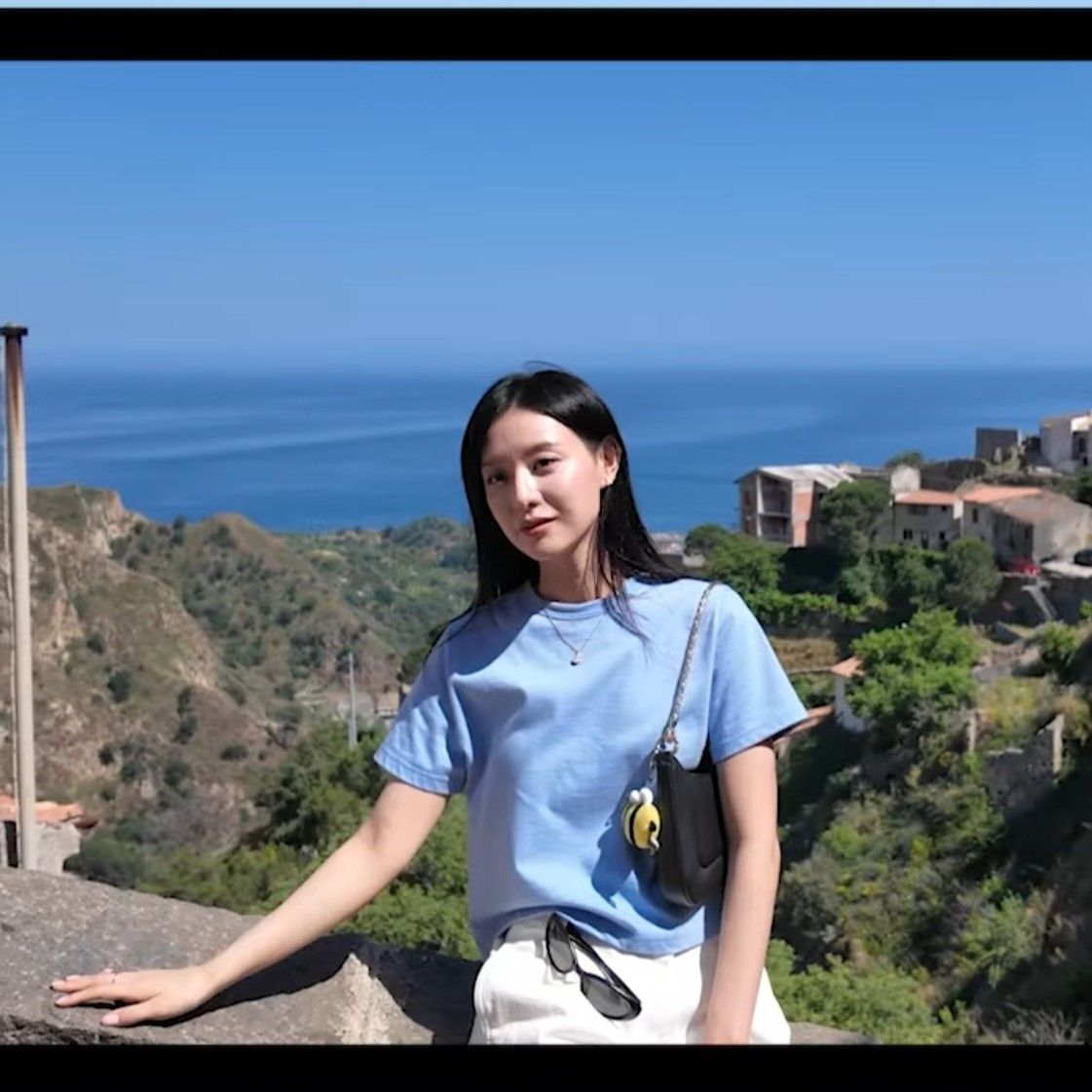 Behind-the-scenes cut of Kim Jiwon