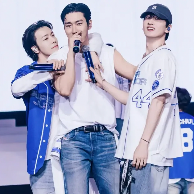 A moment captured by a fan of Choi Siwon