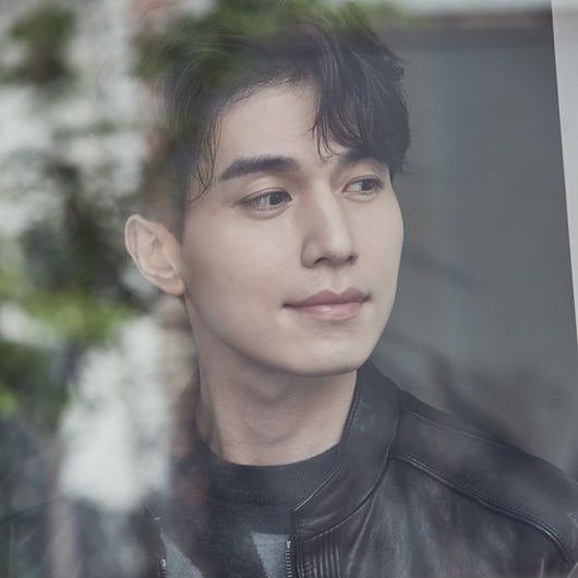 Latest photo of Lee Dongwook