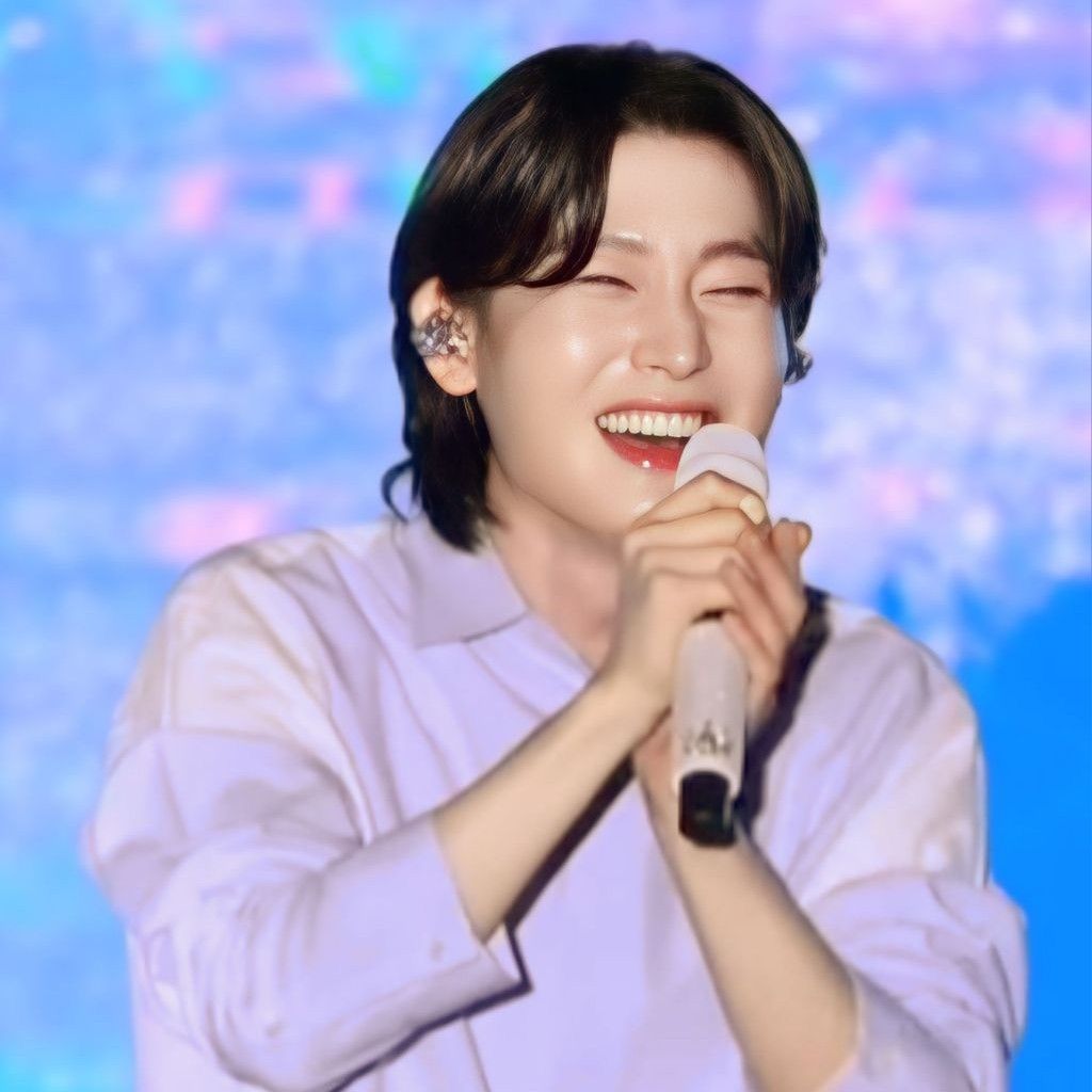 Latest photo of Kim Yongbin