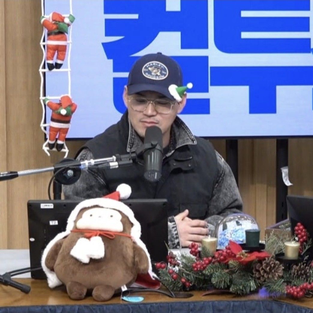 Behind-the-scenes cut of Lee Jung