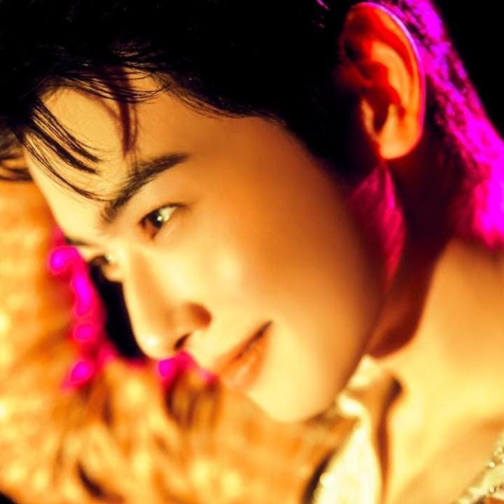 Foto terbaru dari Cha Eunwoo