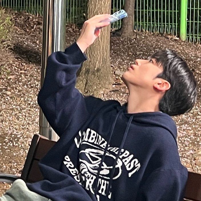 A moment captured by a fan of Kim Yohan