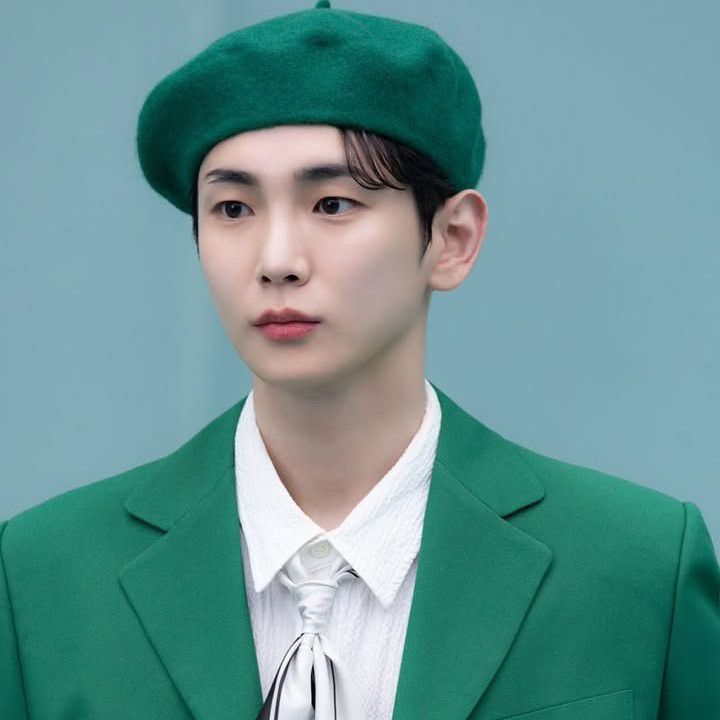 Behind-the-scenes cut of Key