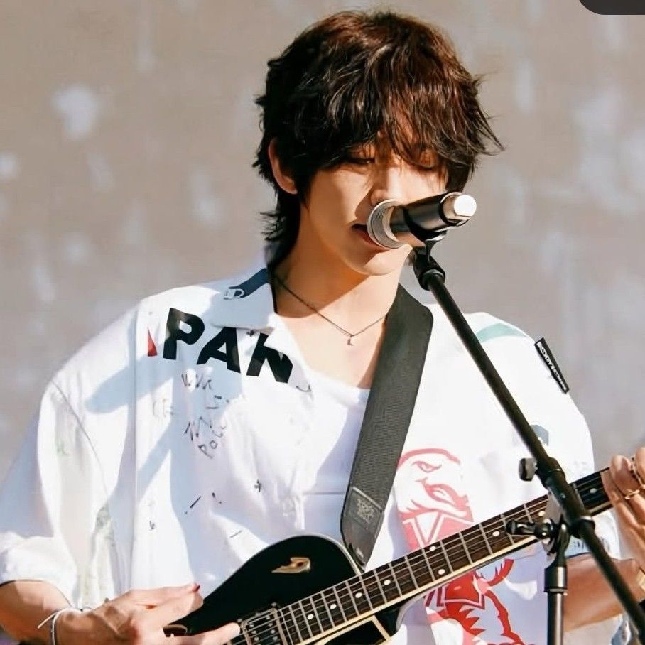 Recent activity shot of Lee Seungyoon