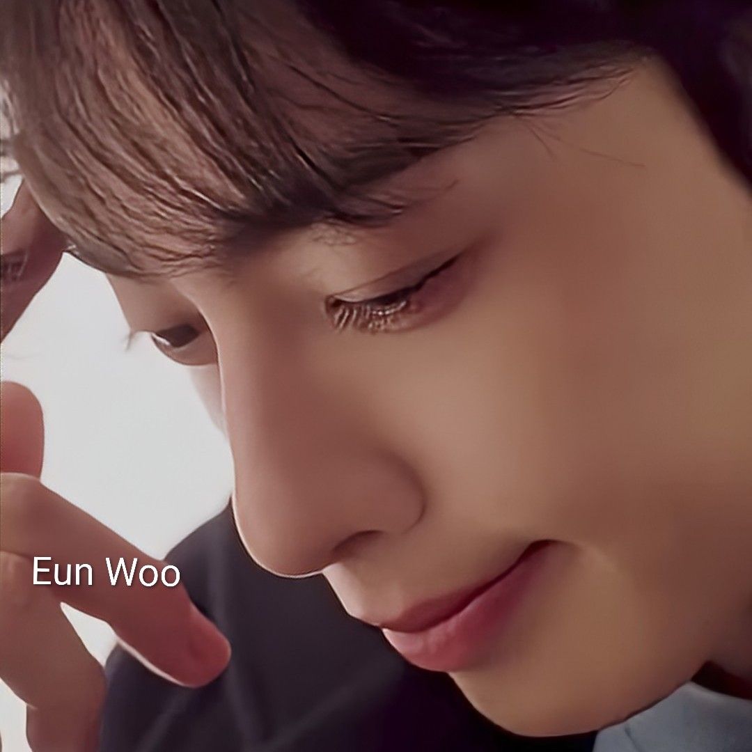 Behind-the-scenes cut of Cha Eunwoo