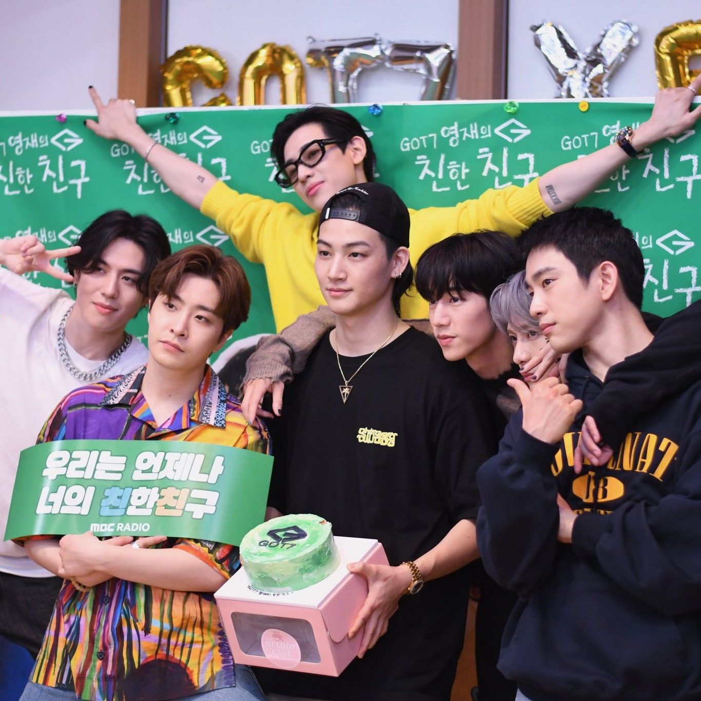 Foto terbaru dari Park Jinyoung