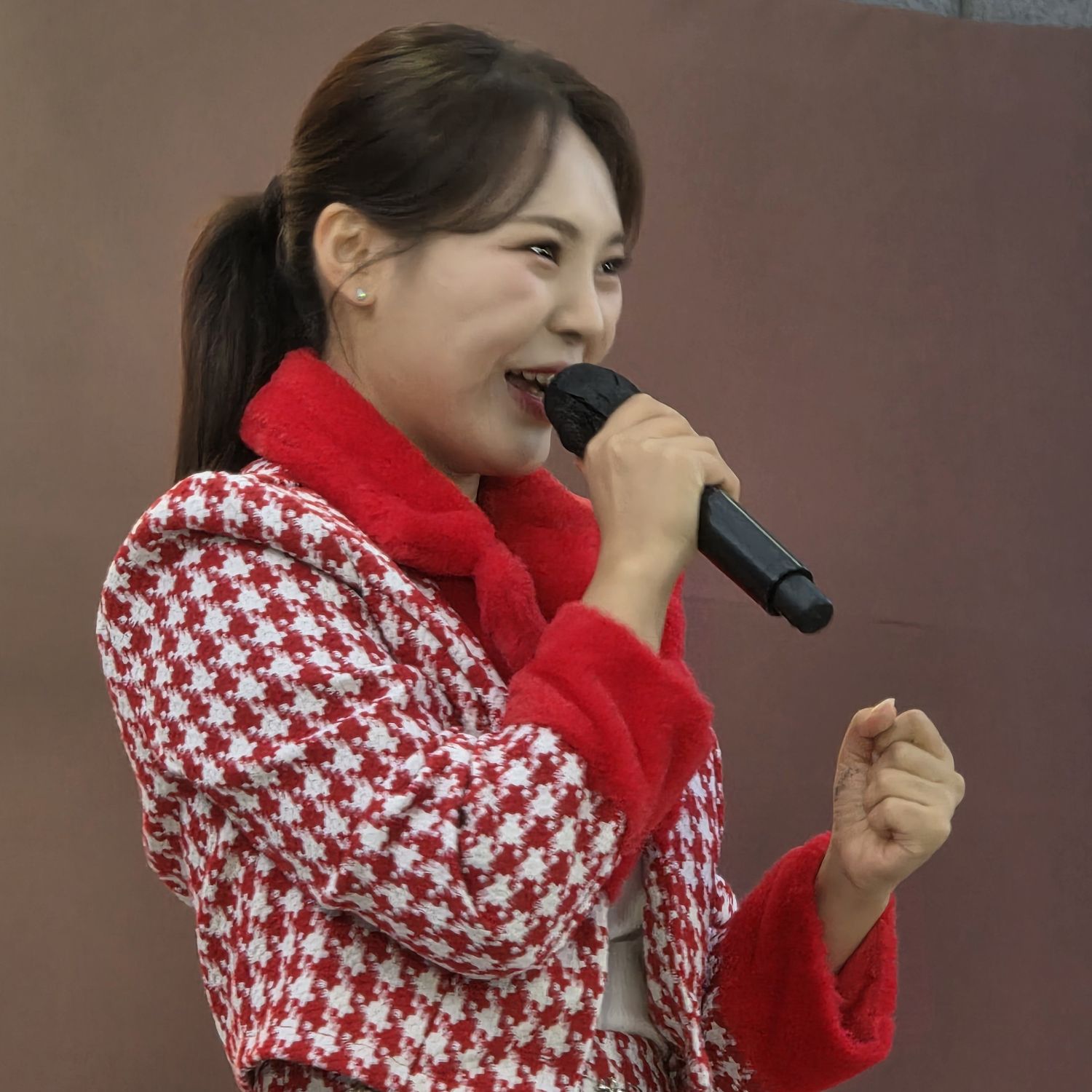 A moment captured by a fan of Miss Kim