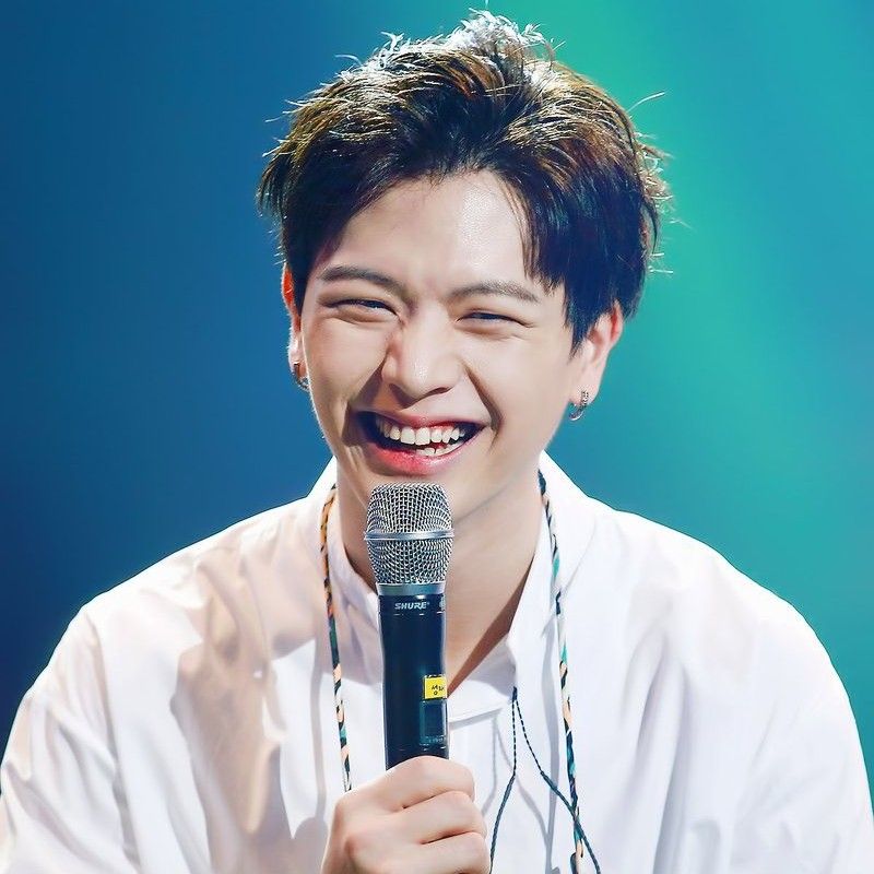 Behind-the-scenes cut of Yook Sungjae