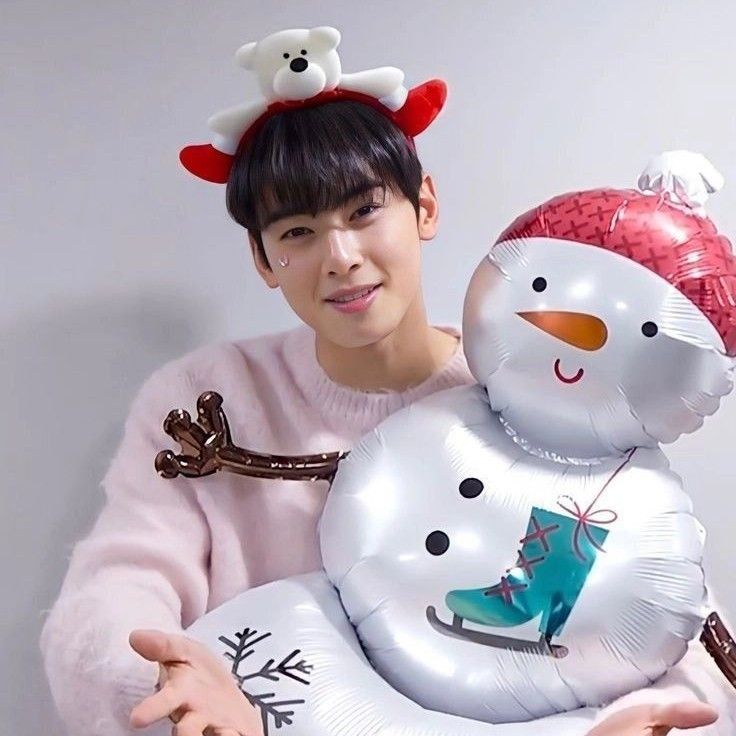 Latest photo of Cha Eunwoo
