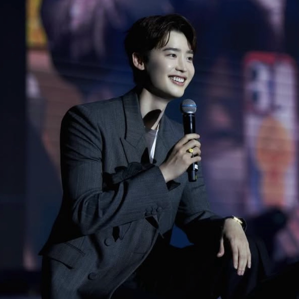 Latest photo of Lee Jongsuk