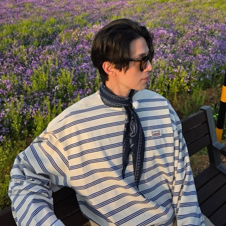 A moment captured by a fan of Lee Dongwook