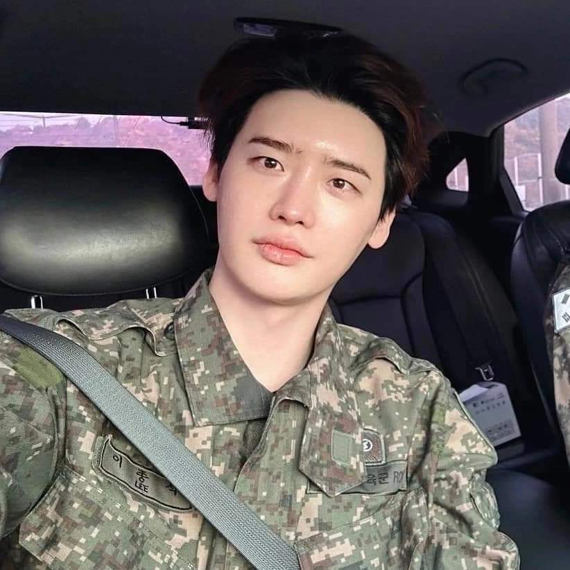 Recent activity shot of Lee Jongsuk