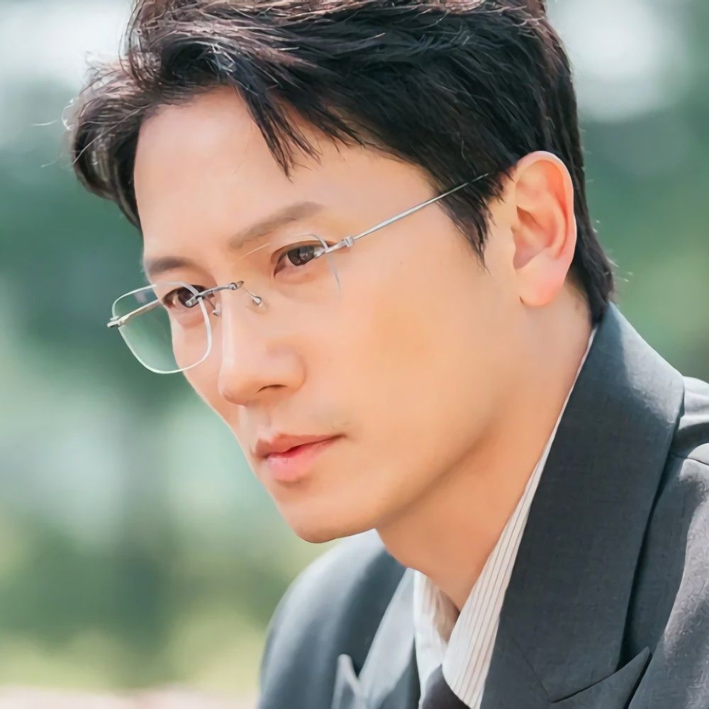 Latest photo of Ji Sung