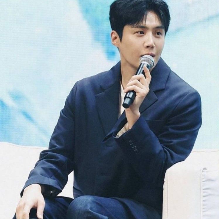 Latest photo of Kim Seonho