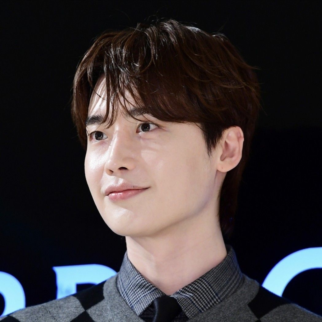 A moment captured by a fan of Lee Jongsuk