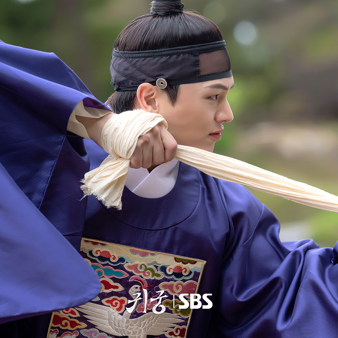 Latest photo of Yook Sungjae