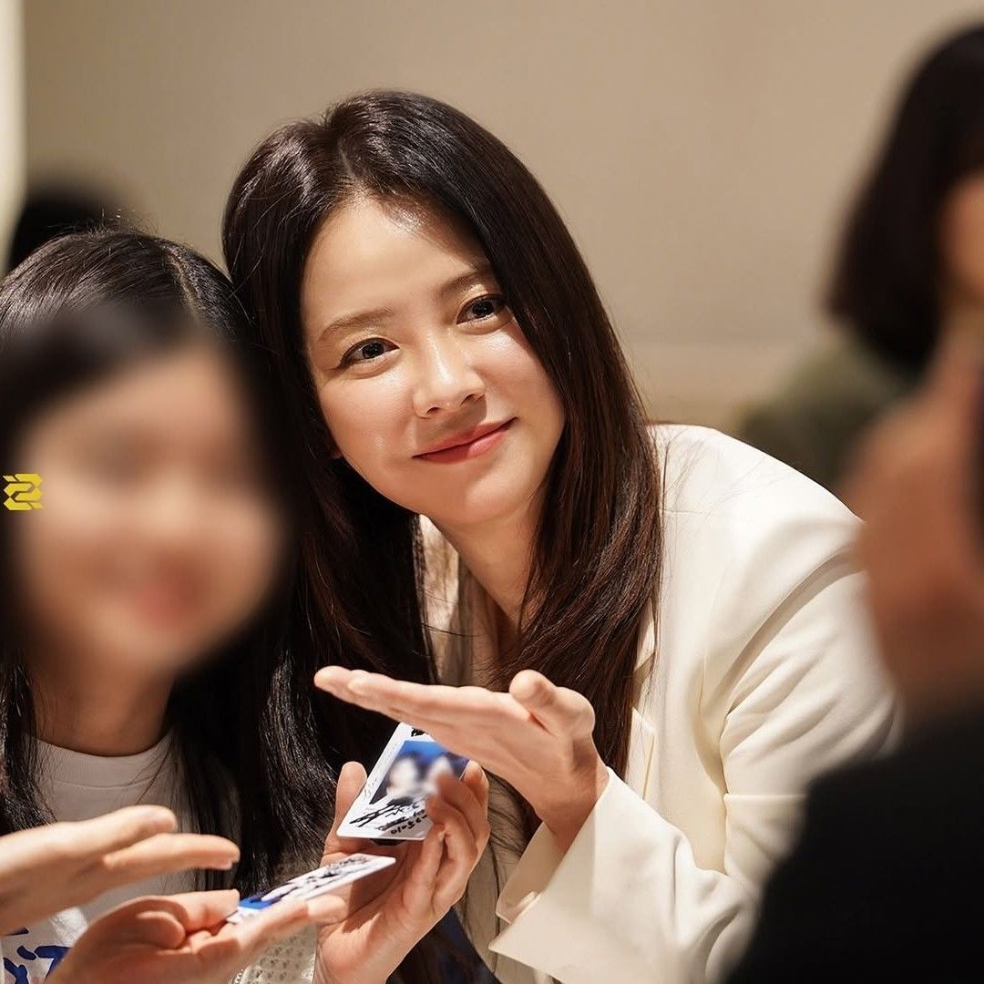 Recent activity shot of Song Jihyo