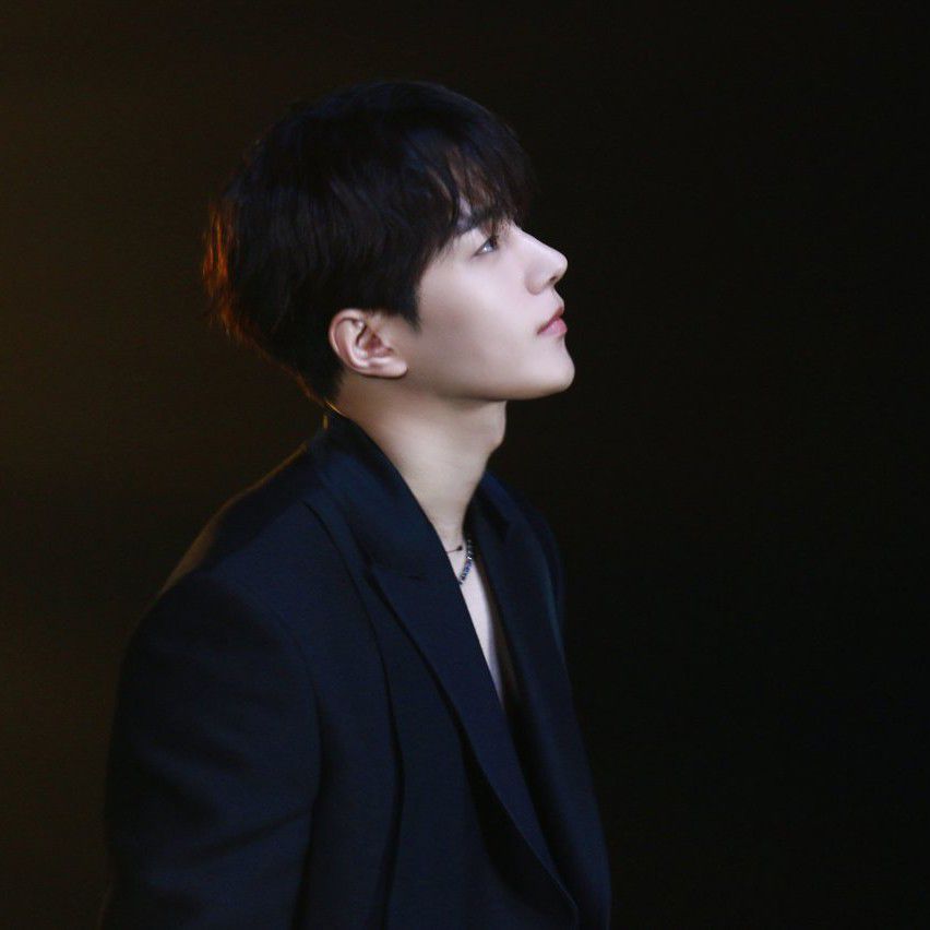 Latest photo of Kim Myungsoo (L)