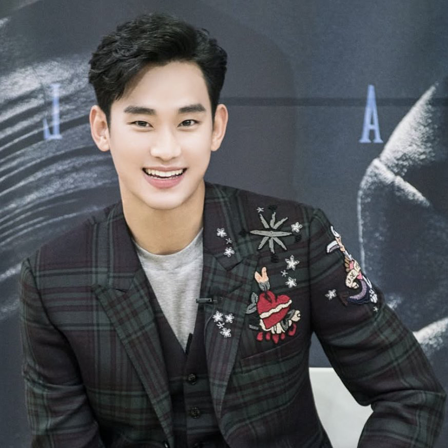 金秀贤的最新照片