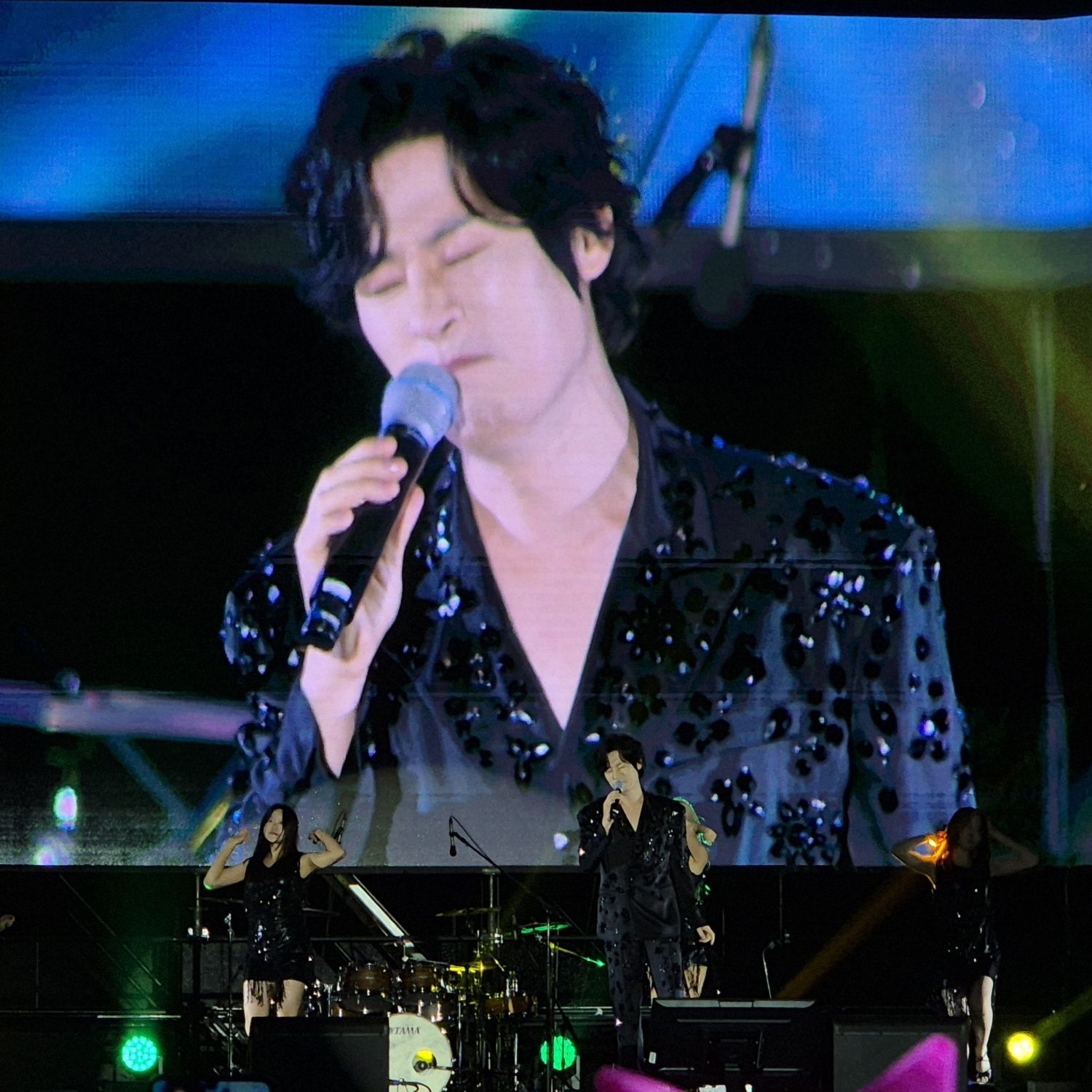 A moment captured by a fan of Kang Moonkyung