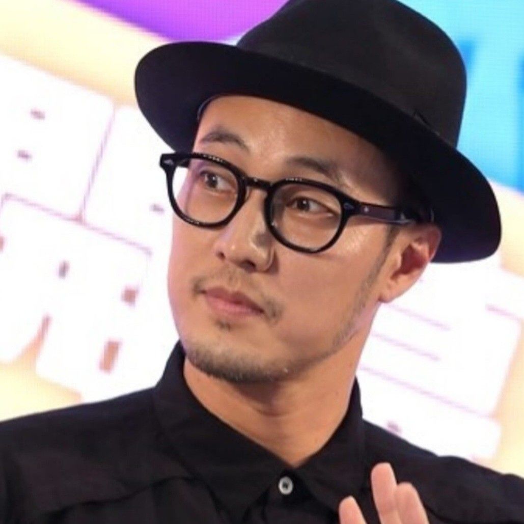 Behind-the-scenes cut of So Jisub