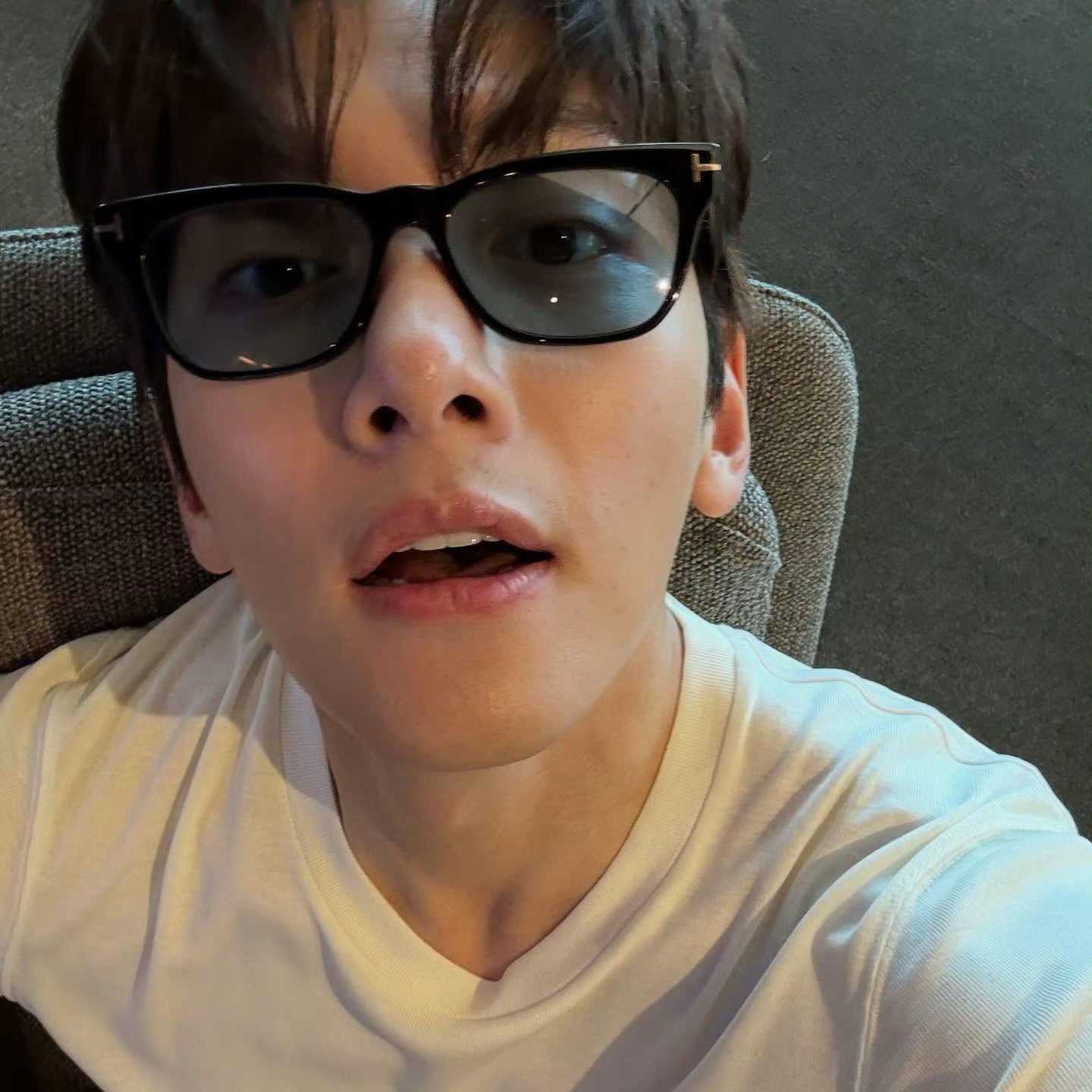 Behind-the-scenes cut of Ji Changwook