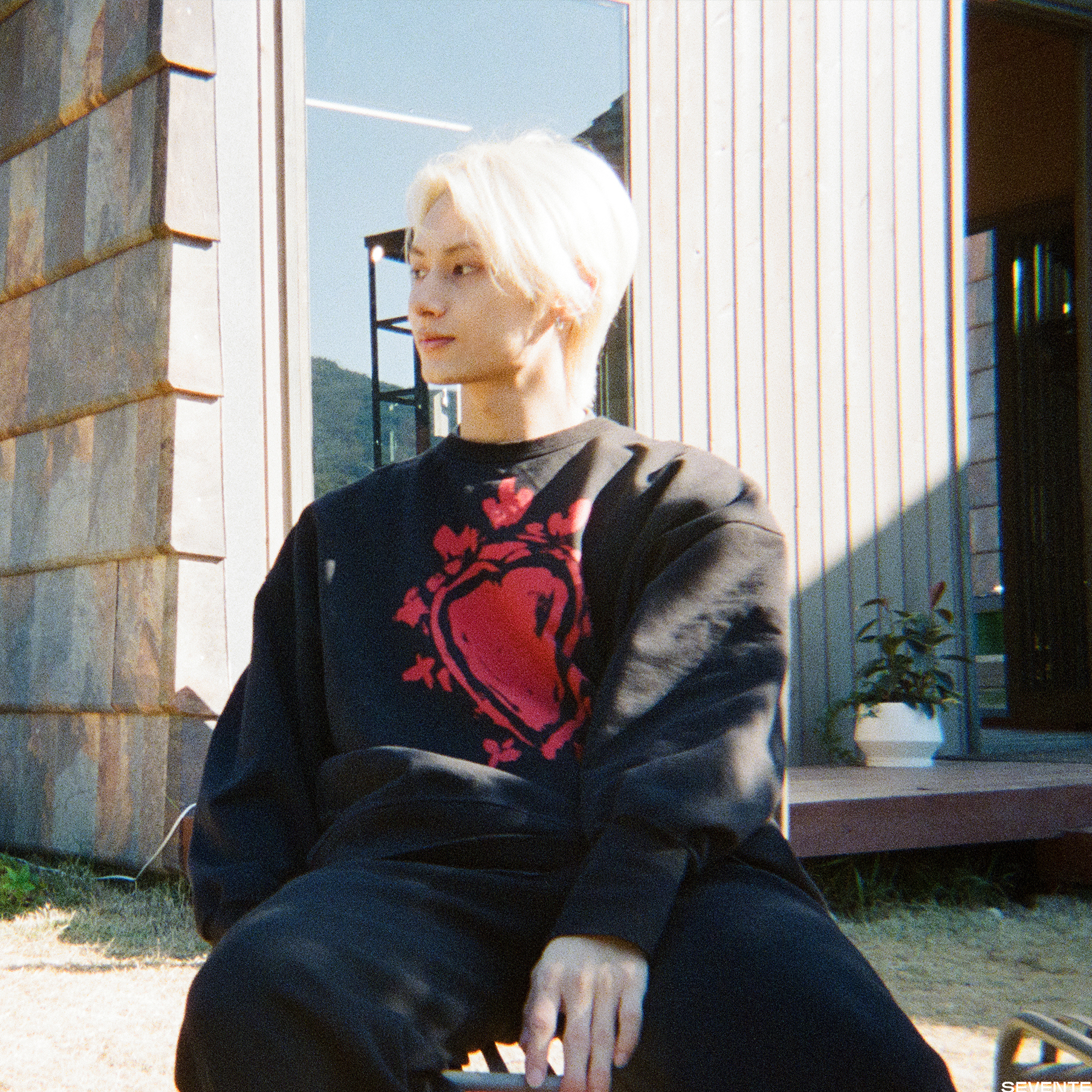 Latest photo of Wen Junhui