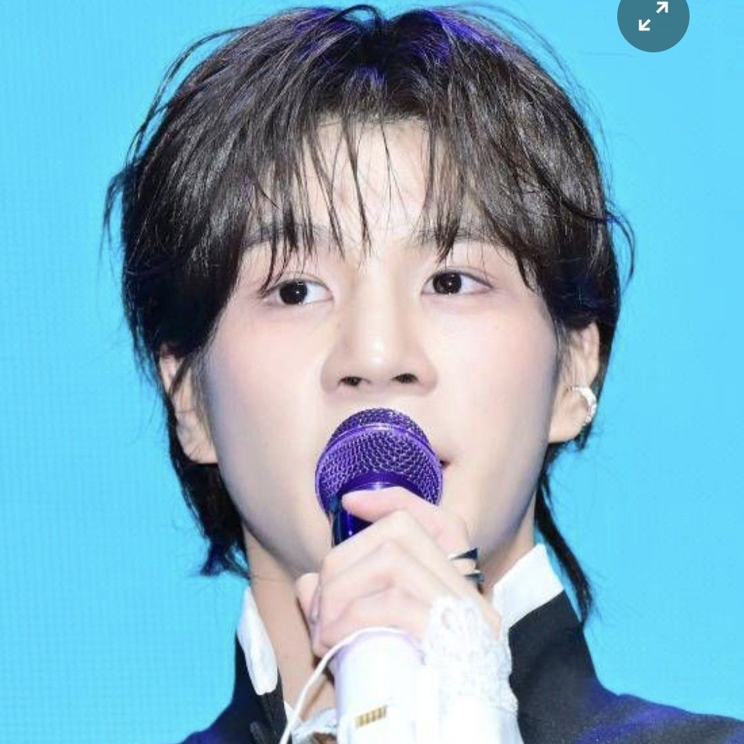 Foto terbaru dari Jeong Dongwon