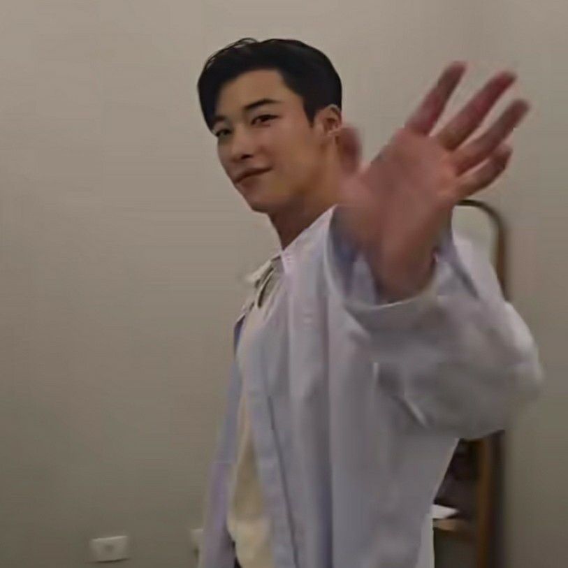 Behind-the-scenes cut of Woo Dohwan
