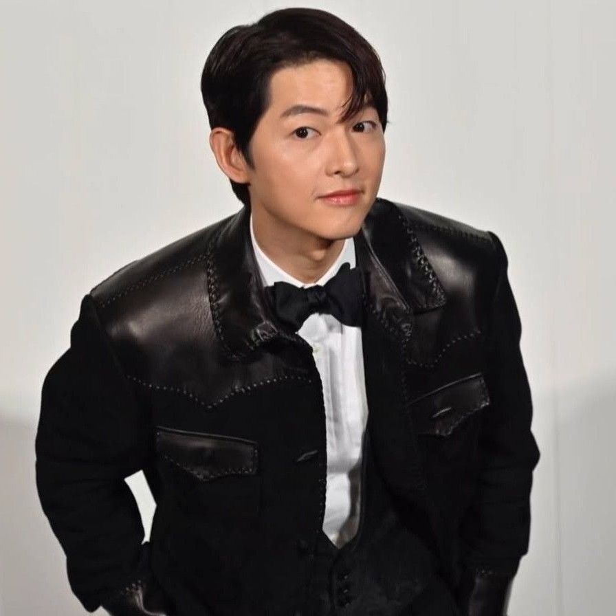 Recent activity shot of Song Joongki