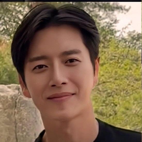 Behind-the-scenes cut of Park Haejin