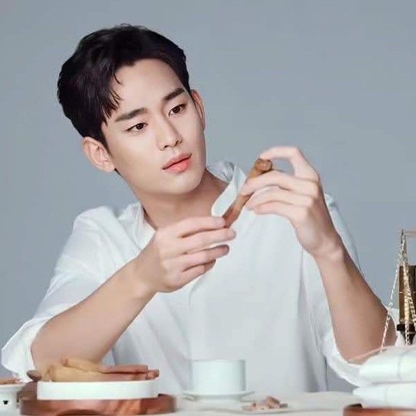 A moment captured by a fan of Kim Soohyun