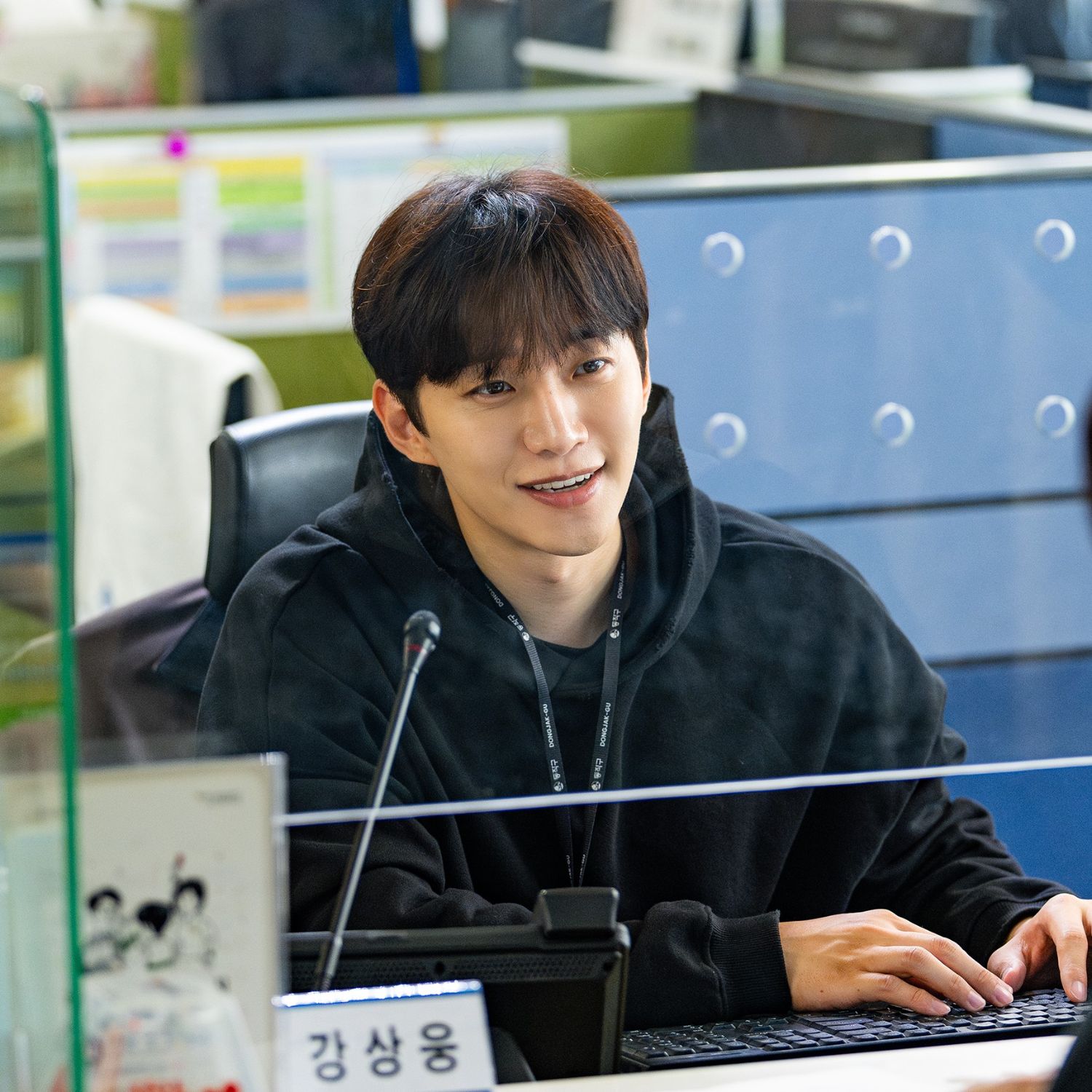 粉丝拍下的李俊昊瞬间