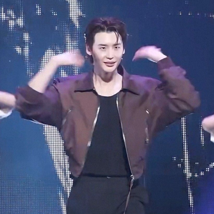 Latest photo of Lee Jongsuk