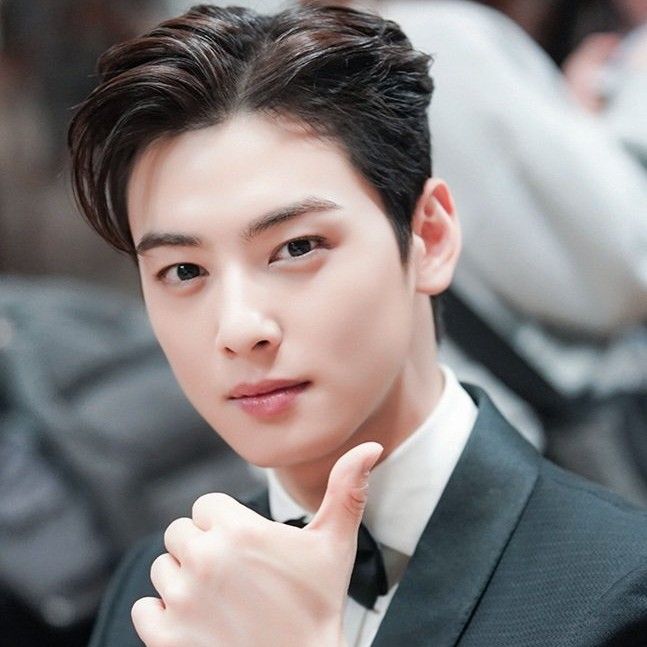 Latest photo of Cha Eunwoo