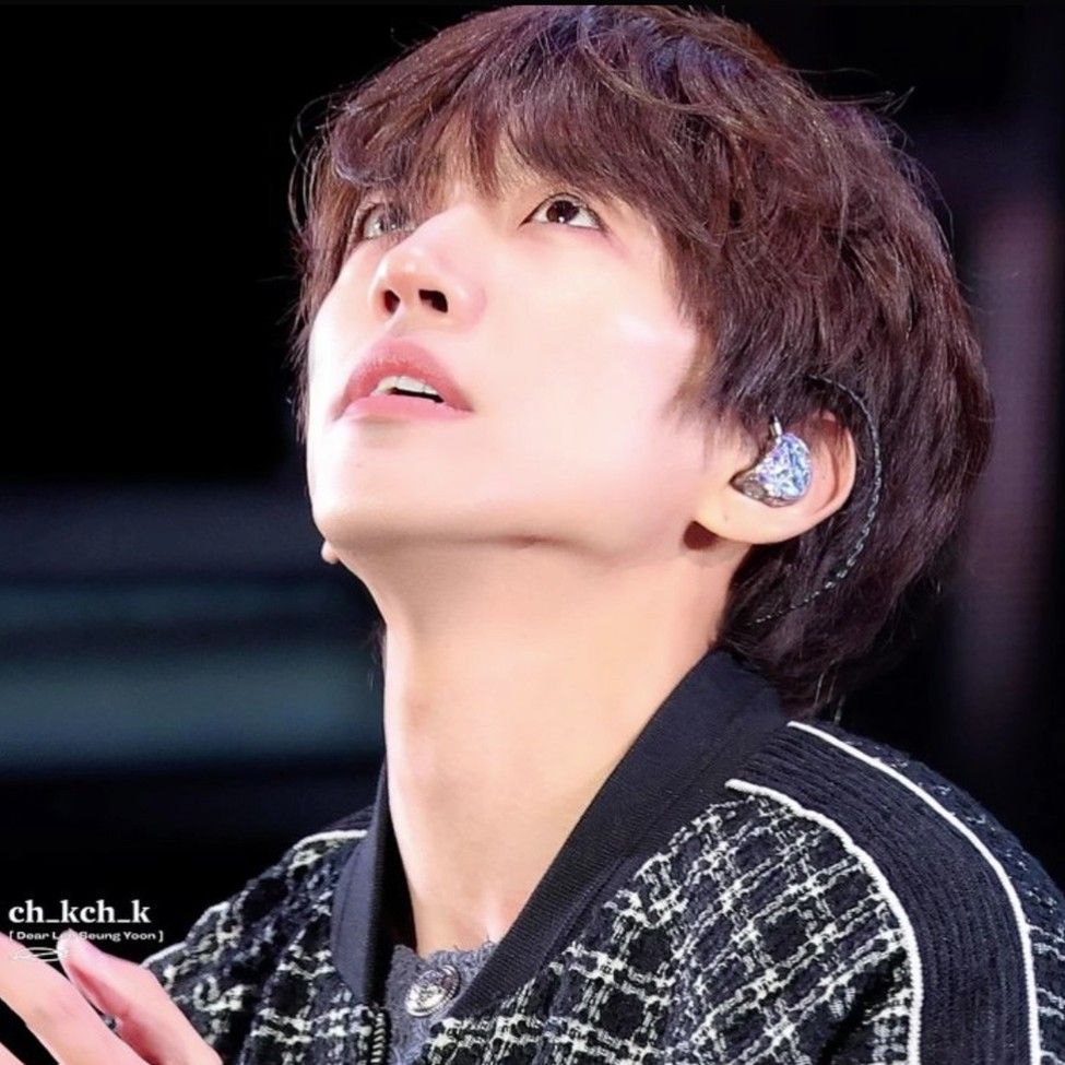 粉絲拍下的李承允瞬間