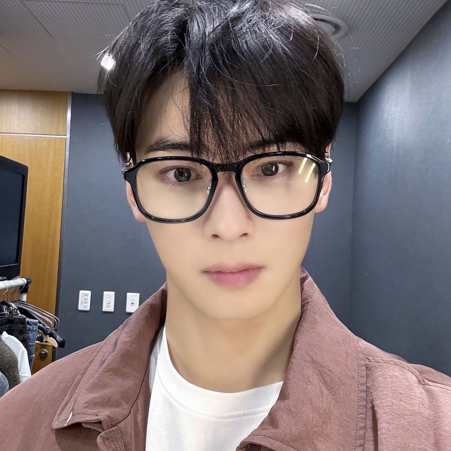 Behind-the-scenes cut of Cha Eunwoo