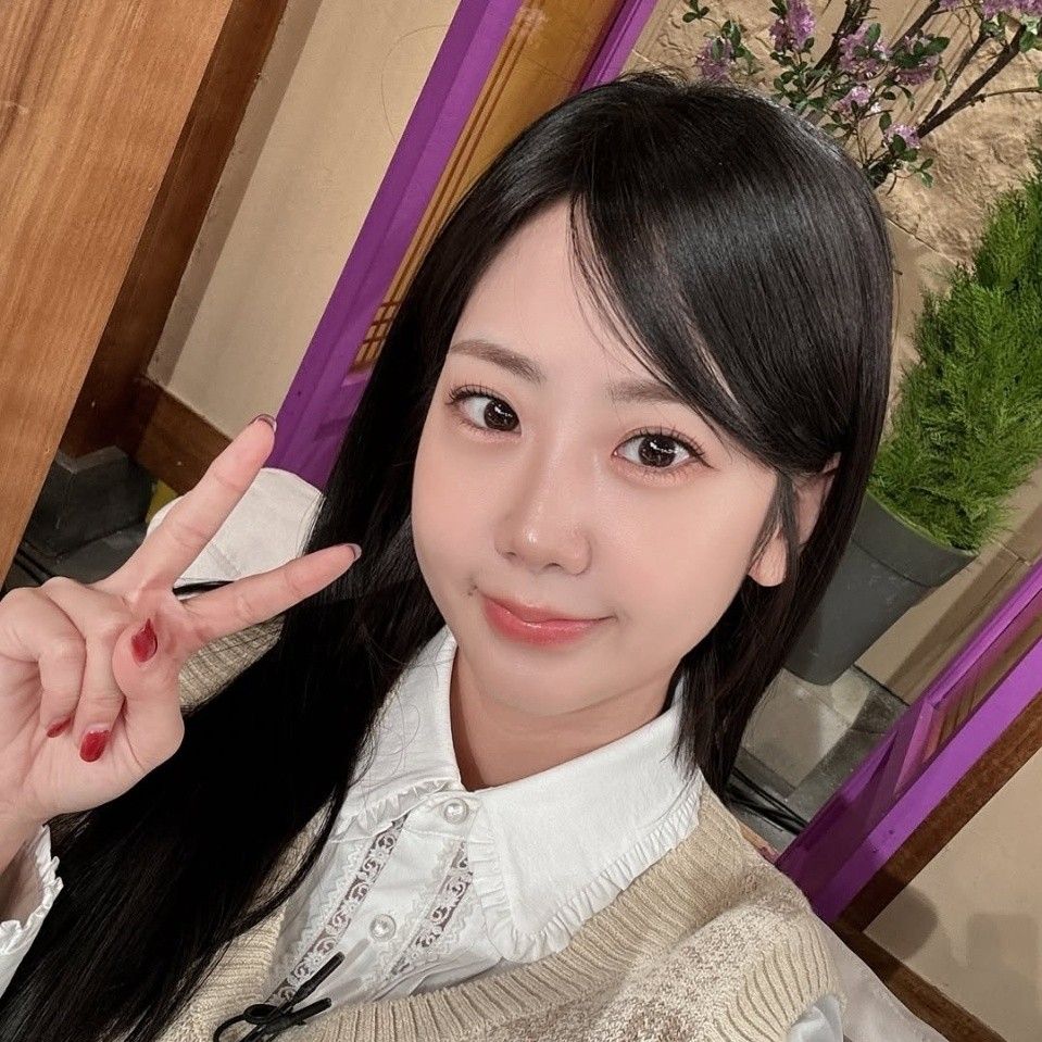 Latest photo of Kang Hyeyeon