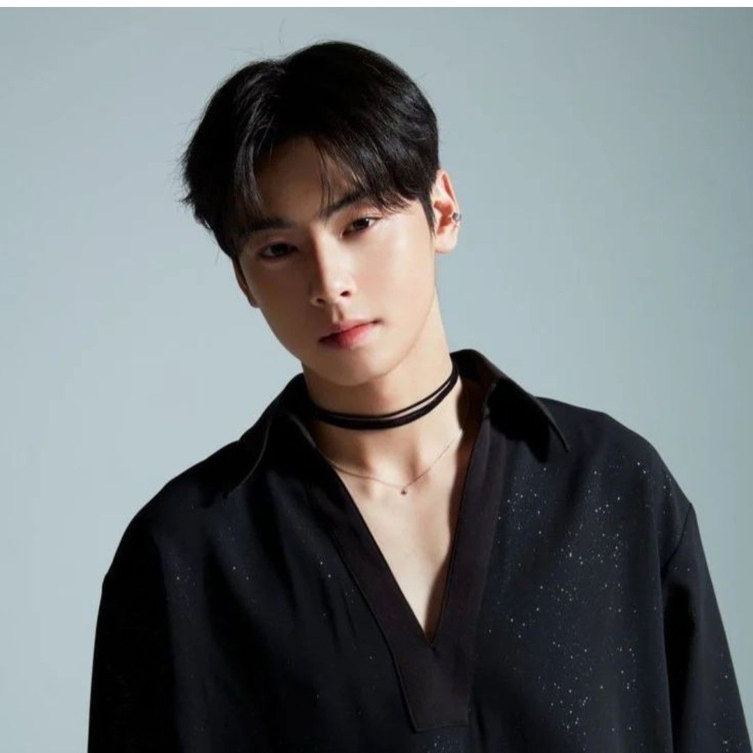 Recent activity shot of Cha Eunwoo