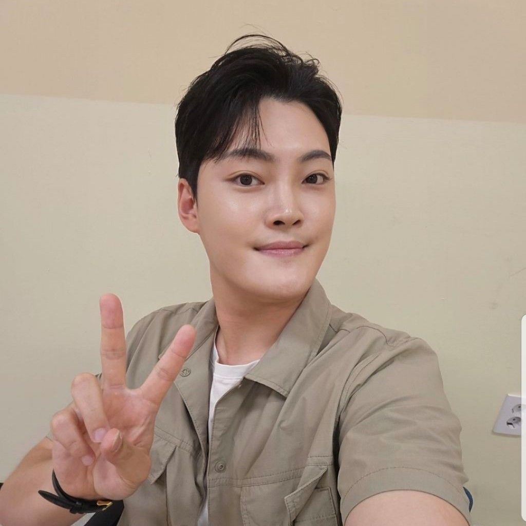 Latest photo of Kim Kyungmin